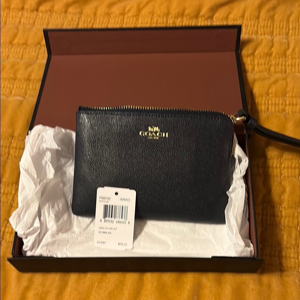 Nwt Coach Black Leather Wristlet with Gold Accents